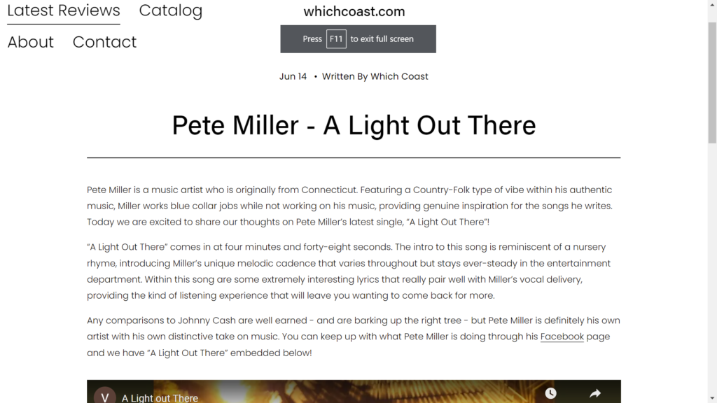 Pantai mana yang mengulas “A Light Out There” karya Pete Miller
